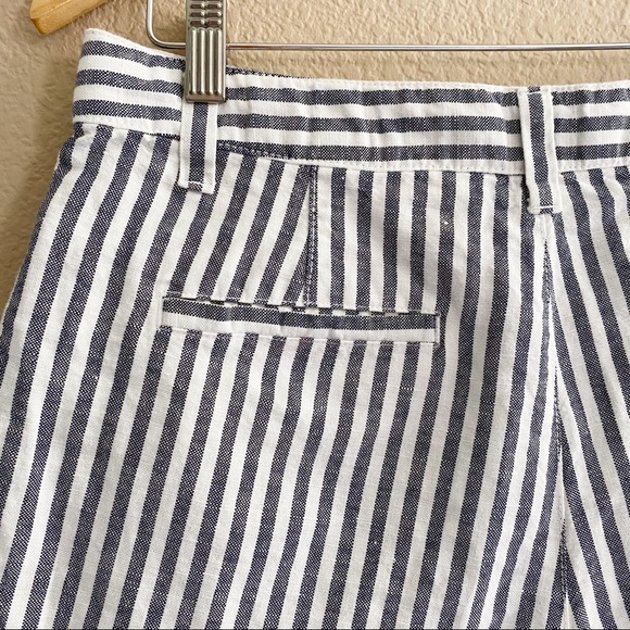 GAP Girlfriend Chino Stripe Shorts - Picture 3 of 8